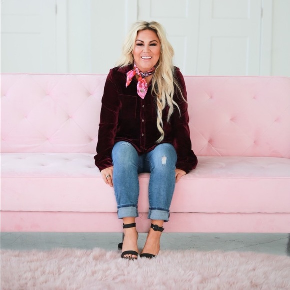 Meet your Posher, Cori - Picture 1 of 1